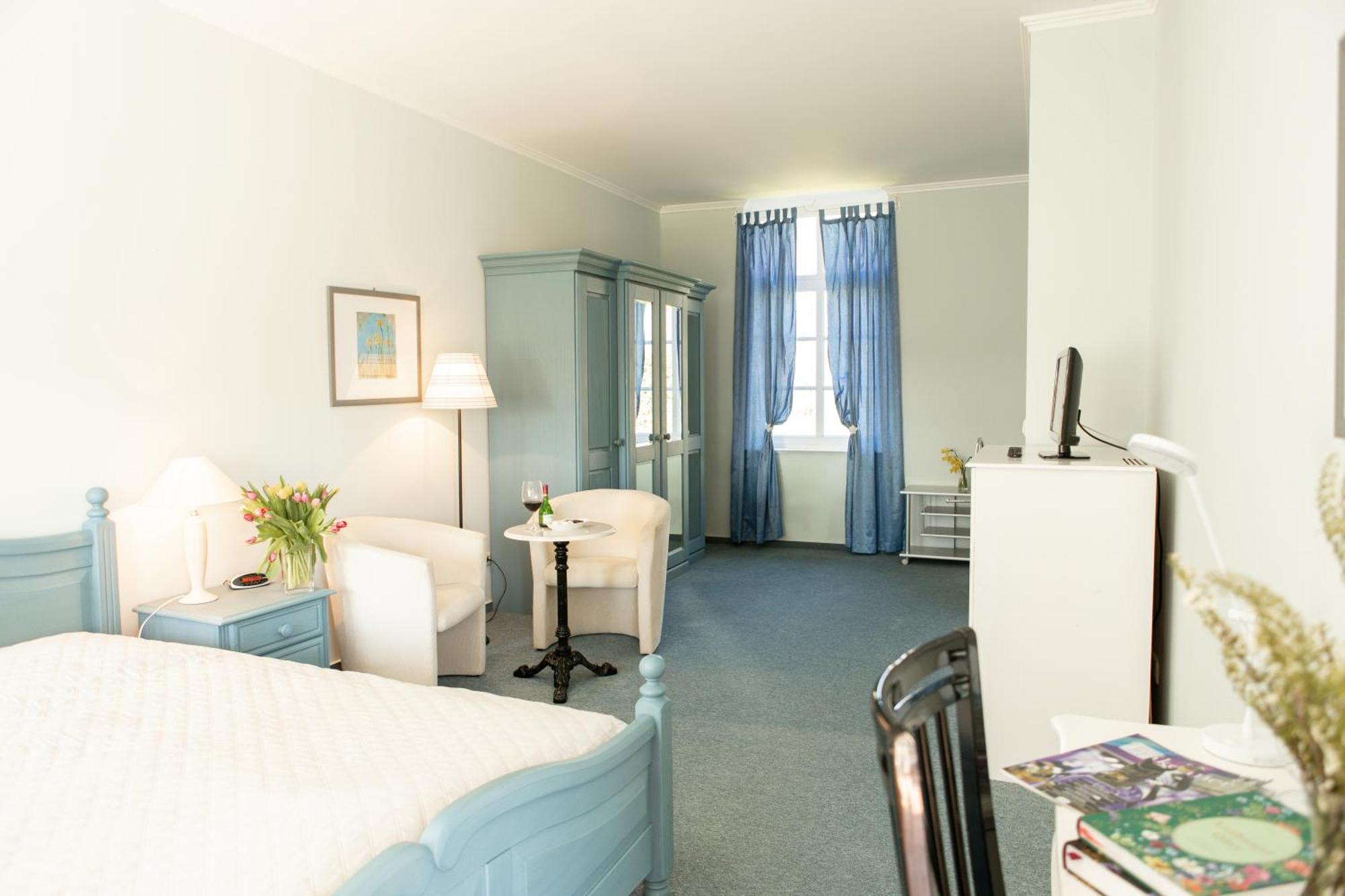 Boutique Hotel Gut Tribbevitz Neuenkirchen auf Rugen Exterior foto
